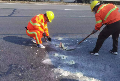 番阳镇公路下沉注浆加固